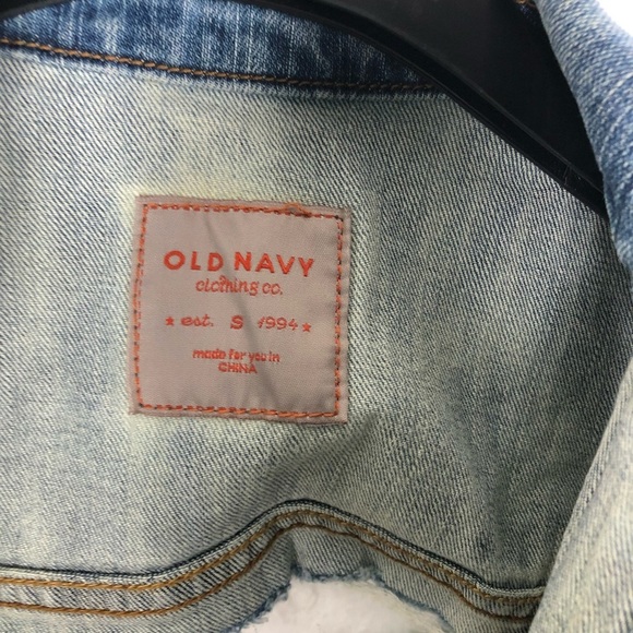 5x25 Old Navy Distressed Sleeveless Girl Jacket - Picture 3 of 4